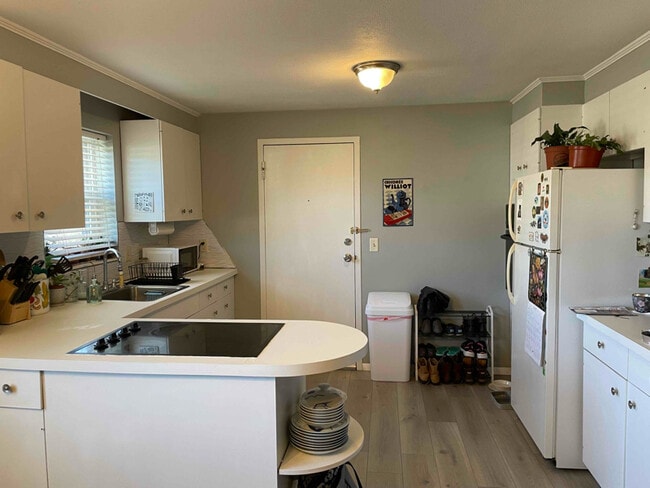 Building Photo - 99 Shadow Ln