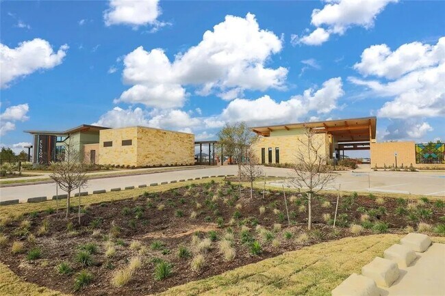 Building Photo - 24130 Elkhorn Gln Ln