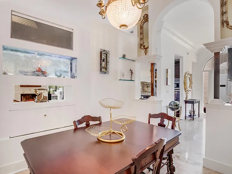 Building Photo - 6590 Fountains Cir