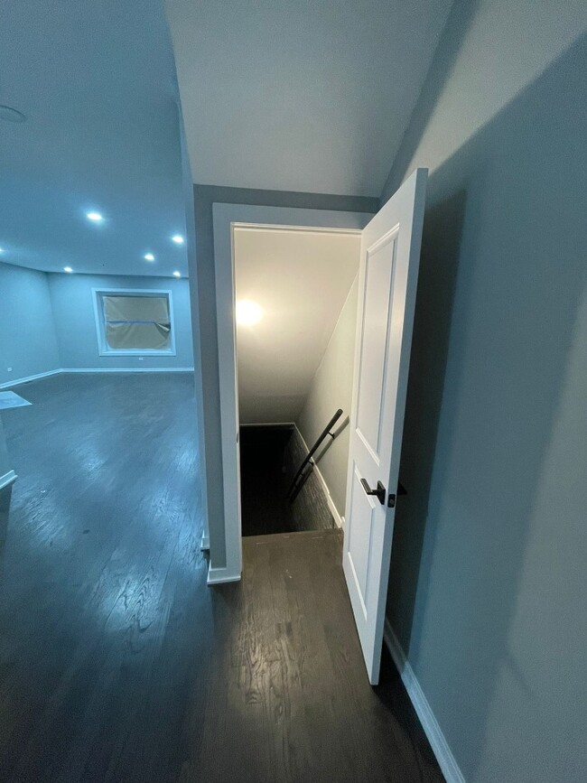 Building Photo - ?? Spacious 3BR + Den | 3-Level Home with ...