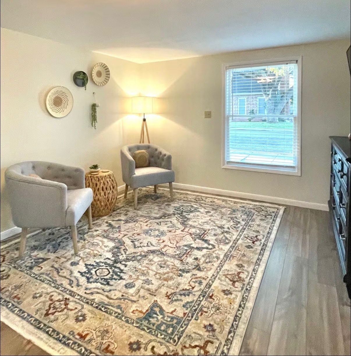 Building Photo - 1515 W Concho Ave