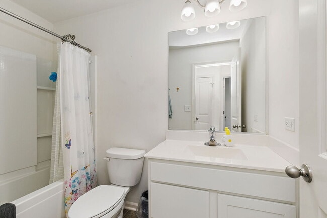 Building Photo - 3806 Honeysuckle Ln