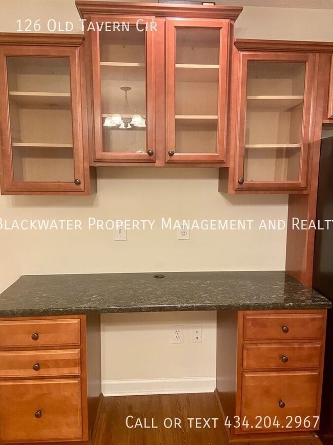 Building Photo - 126 Old Tavern Cir