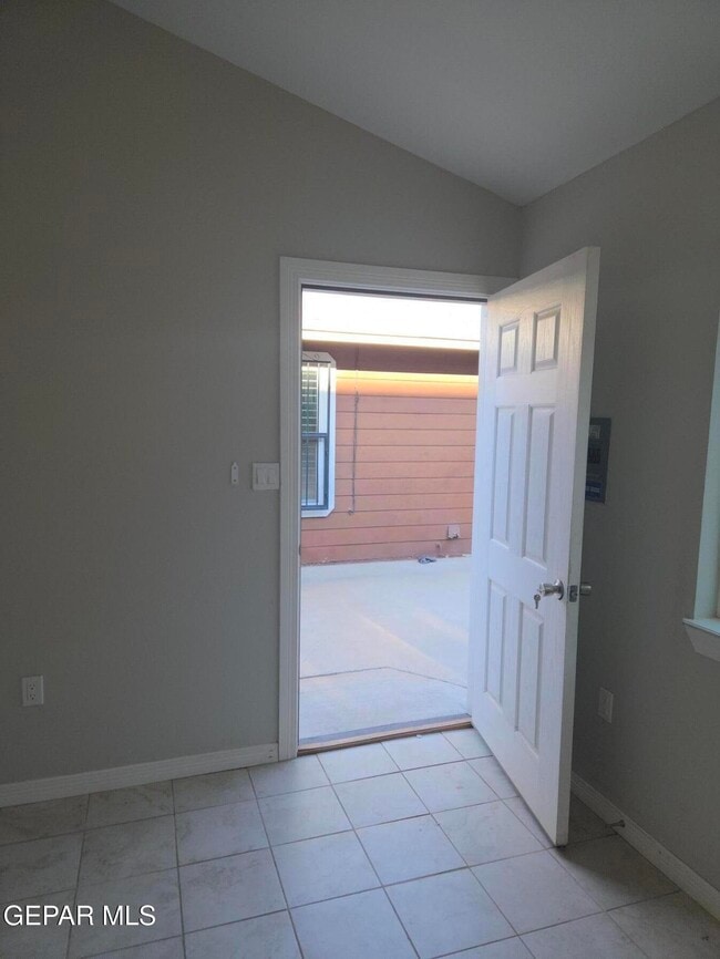 Building Photo - 3613 Tierra Zafiro Dr