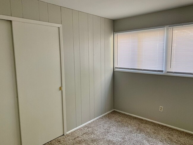 Building Photo - 3 Bedroom Home in Florissant - UPDATED KIT...