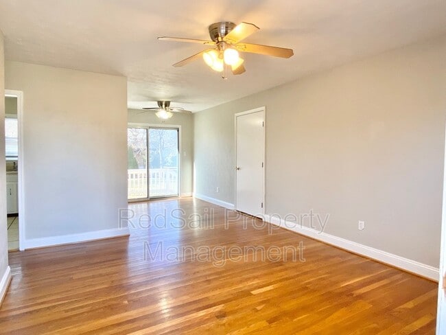 Building Photo - 617 Nottingham Dr