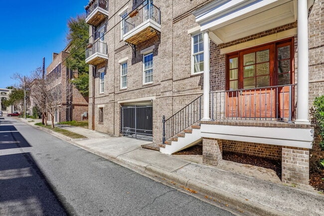 Building Photo - 425 East McDonough Street