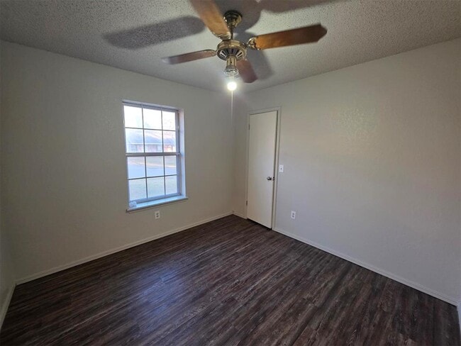 Building Photo - 47 Echo Ln