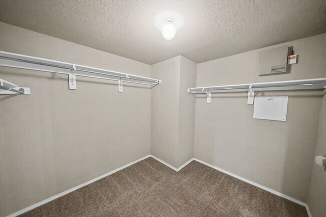 Building Photo - Spacious Single-Story Home with Solar Panels - Realtor Commission: $500