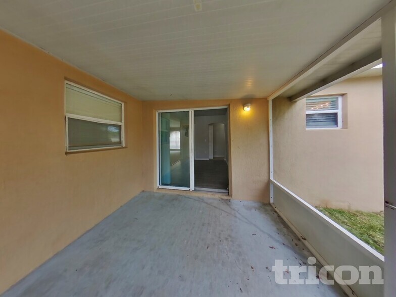 Building Photo - 11960 Cherry Creek Rd