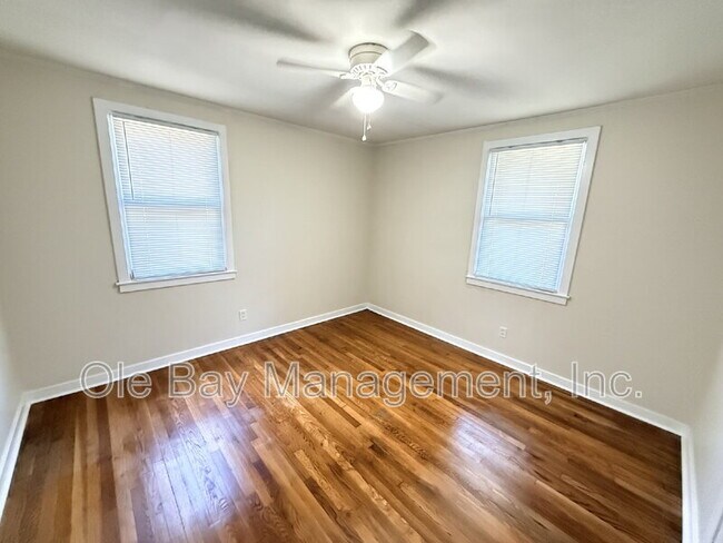 Building Photo - 4650 Rosewood Dr