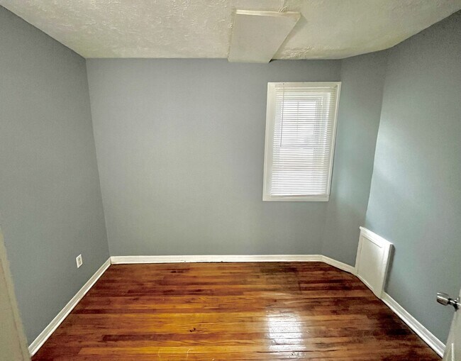 Building Photo - 1137 Muskegon Ave NW