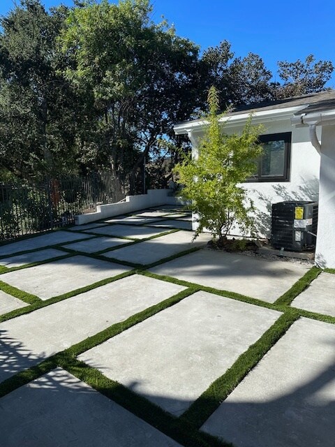 Building Photo - 22421 Mulholland Dr