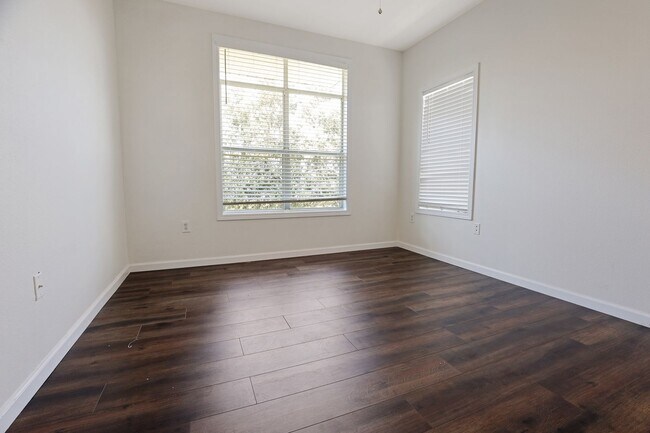 Building Photo - Bradenton 3BR/2BA – Newly Remodeled, 3rd F...