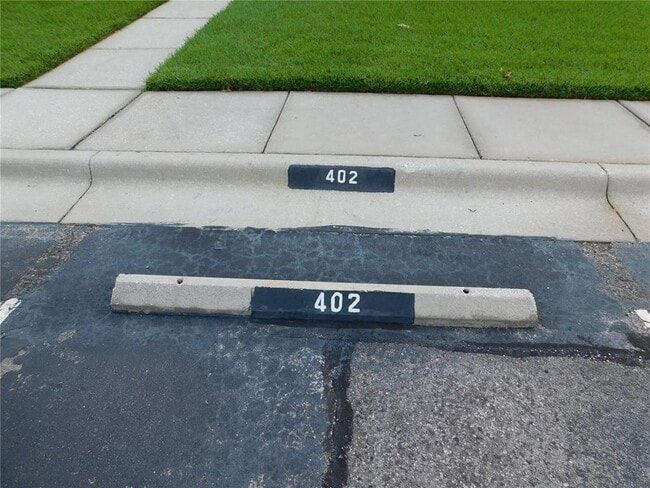 Building Photo - 402 Kensington Lake Cir