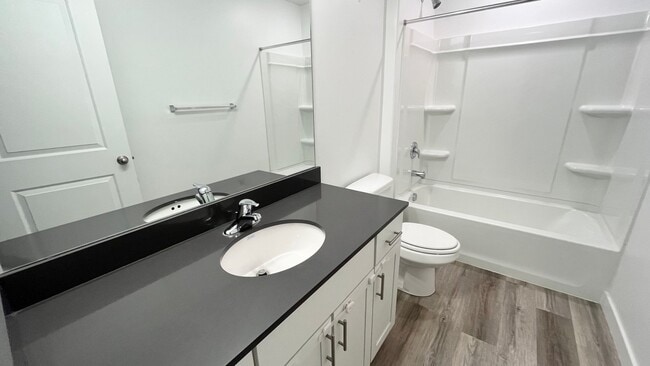 Building Photo - 3 Bedroom/2 Bathroom home in Saratoga Springs