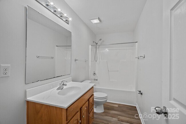 Building Photo - 237 Aershire Ct