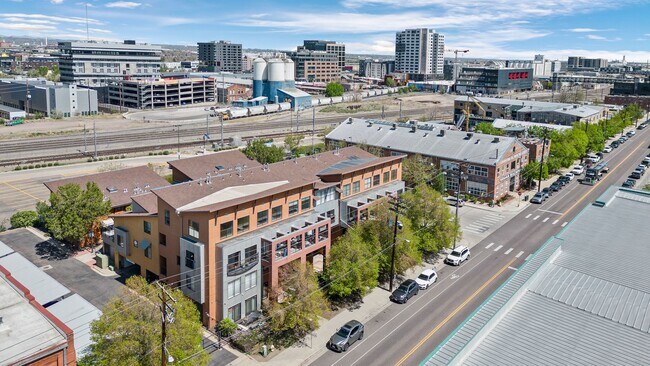 Building Photo - Top Level Condo in the Fire Clay Lofts in ...