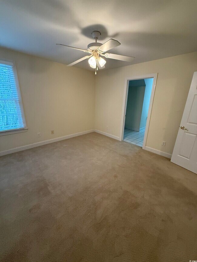 Building Photo - 62 Logan Ct