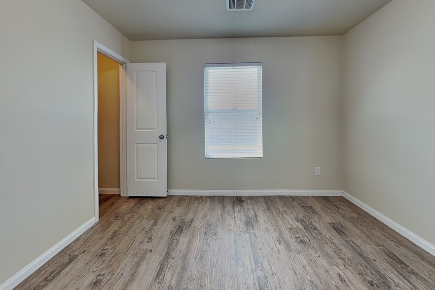 Building Photo - 10119 Berrypatch Ln