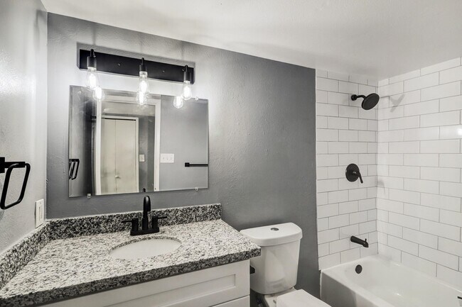 Building Photo - 14107 Pinewest Dr