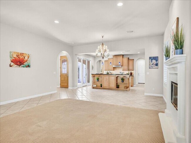 Building Photo - Luxury living in guard gated Resort Villas...