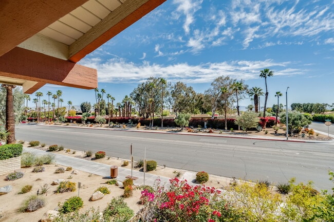 Building Photo - 1411 N Sunrise Way
