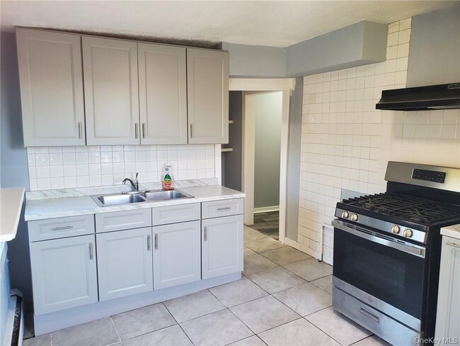 Building Photo - 76 State St