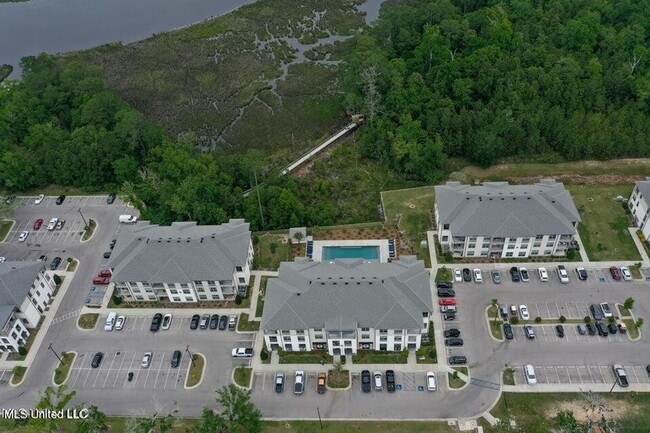 Building Photo - WATERFRONT CONDO FOR RENT