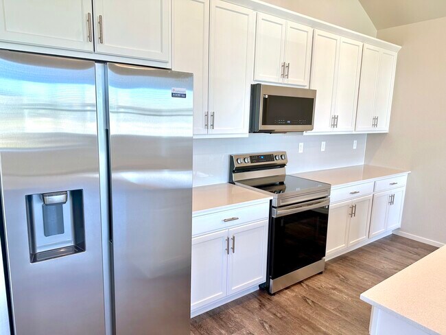 Building Photo - 2710 Barnstormer St