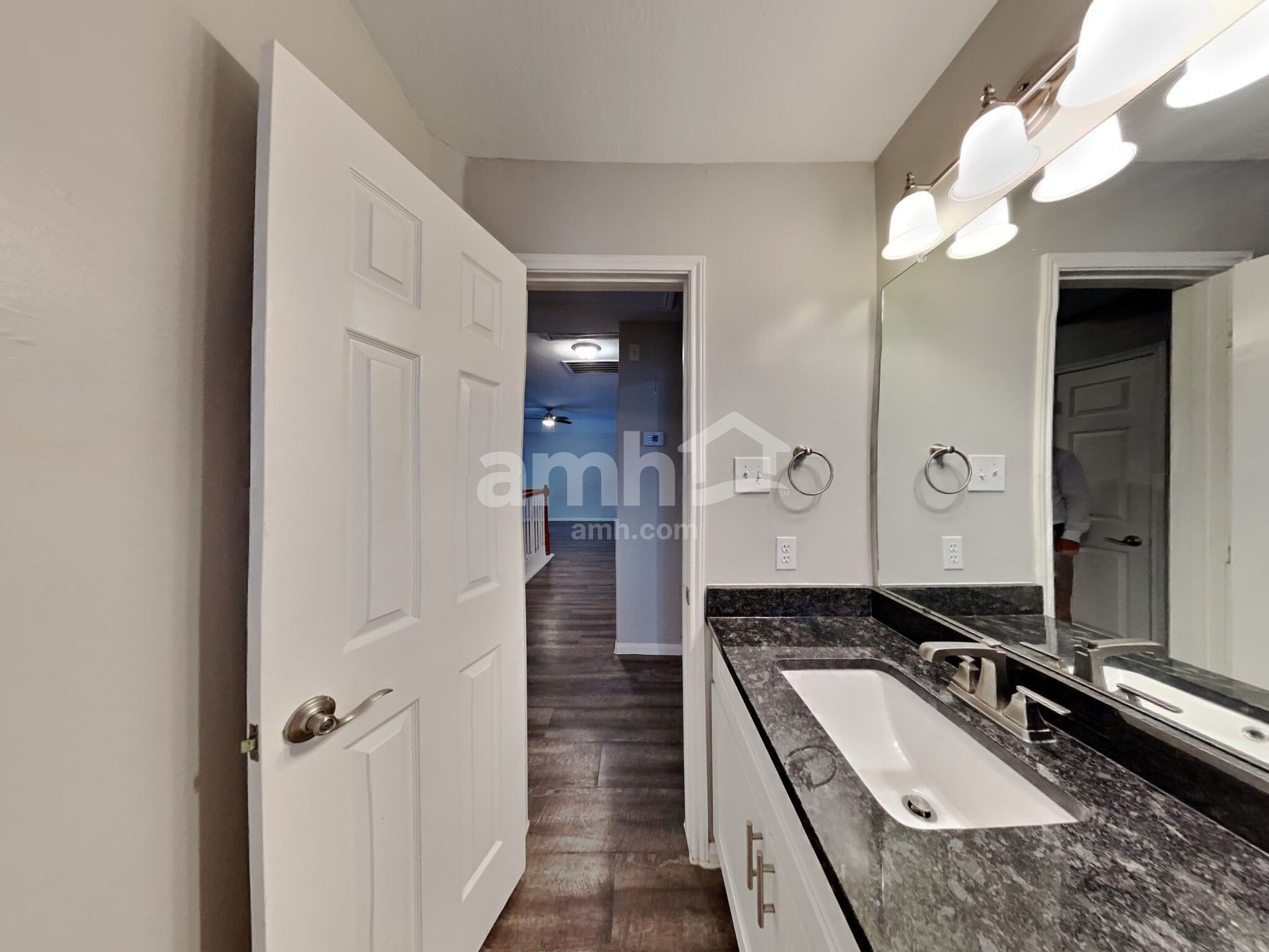 Building Photo - 18007 Oakloch Ct