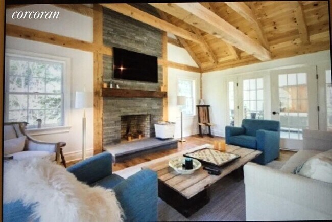 Building Photo - 2782 Montauk Hwy