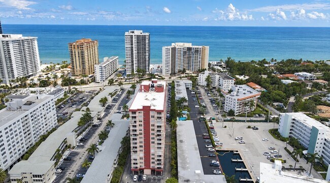 Building Photo - 3161 S Ocean Dr