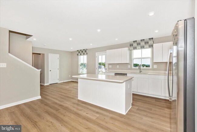 Building Photo - 38 Diopside Dr