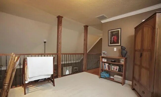 Building Photo - 4701 Shenandoah Dr