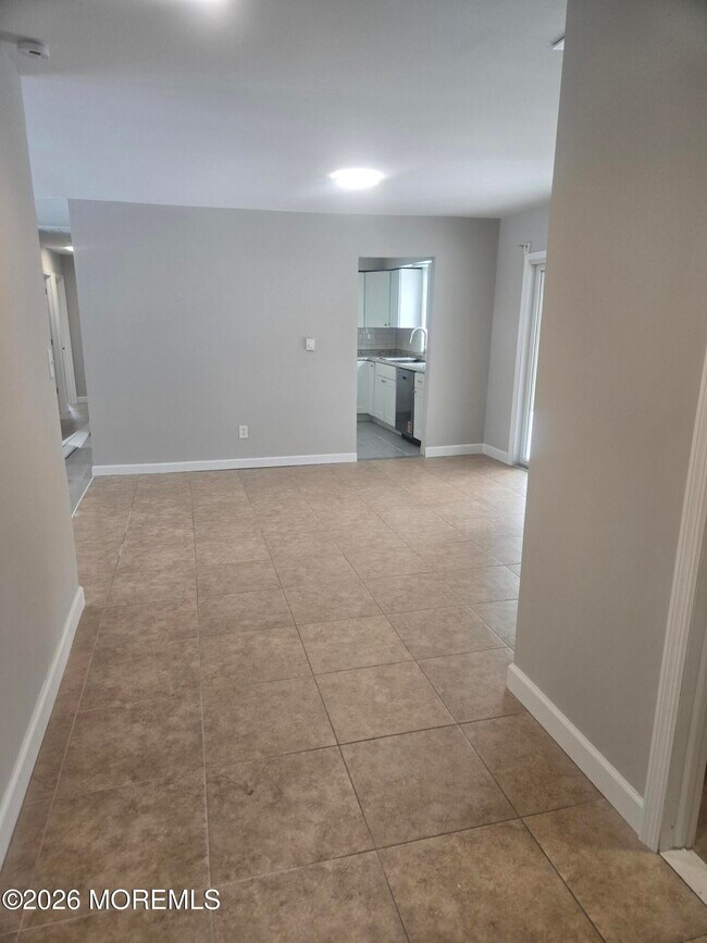 Building Photo - 361 Constitution Dr