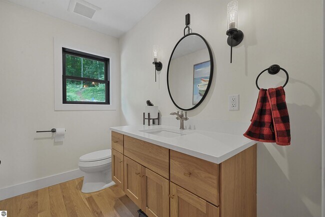 Building Photo - 7320 Peninsula Dr