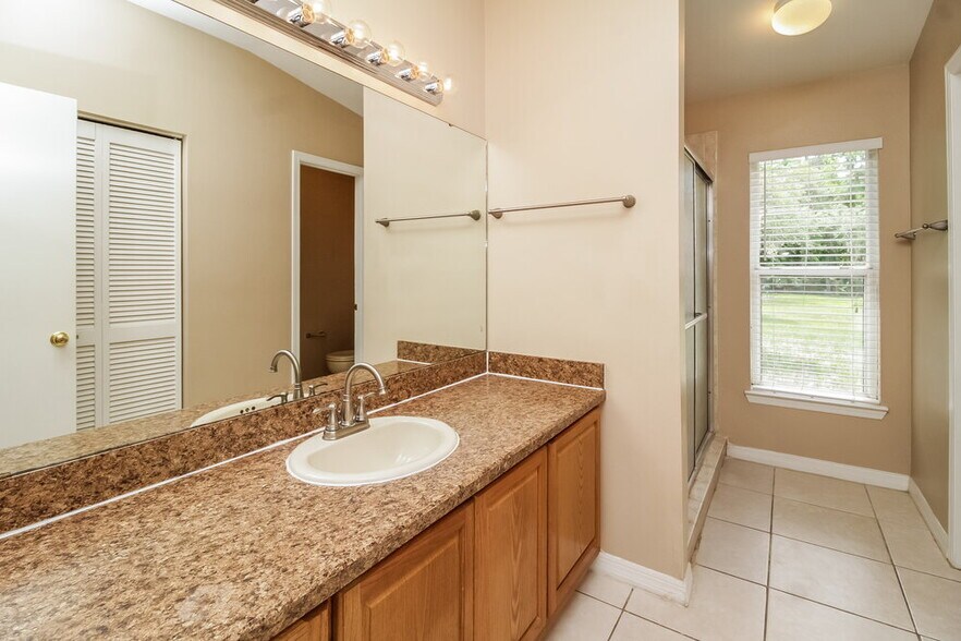 Building Photo - 332 Cello Cir
