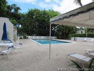 Building Photo - 1723 Embassy Dr
