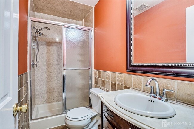 Building Photo - 6 Tulip Ct