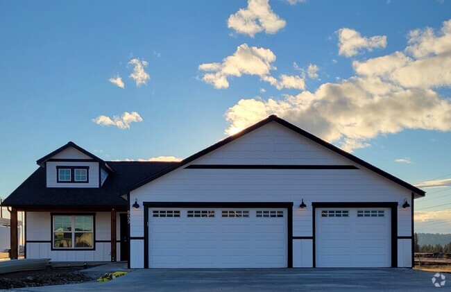 Building Photo - Thayer Cottages