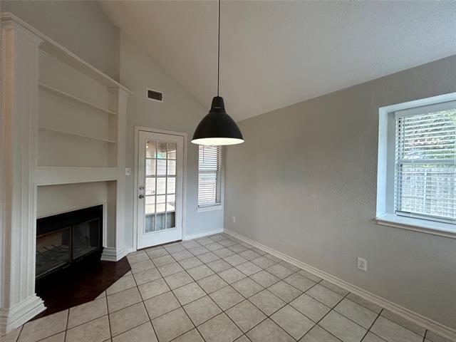 Building Photo - 7740 Western Oaks Dr