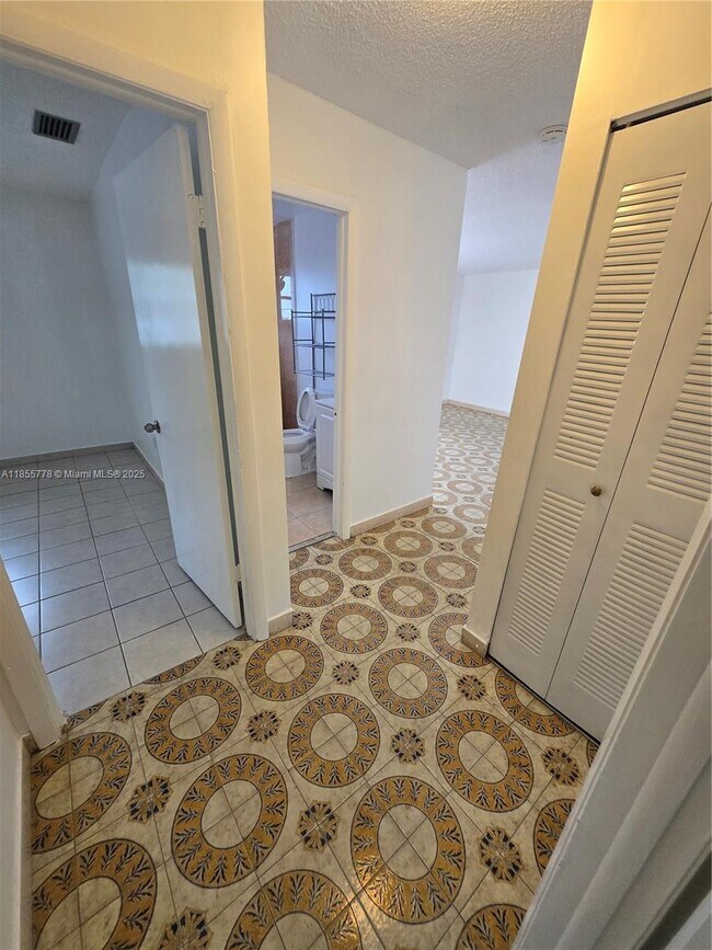 Building Photo - 8857 SW 27th St