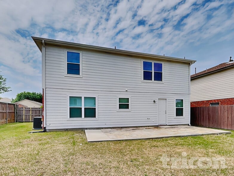 Building Photo - 637 Aqua Dr