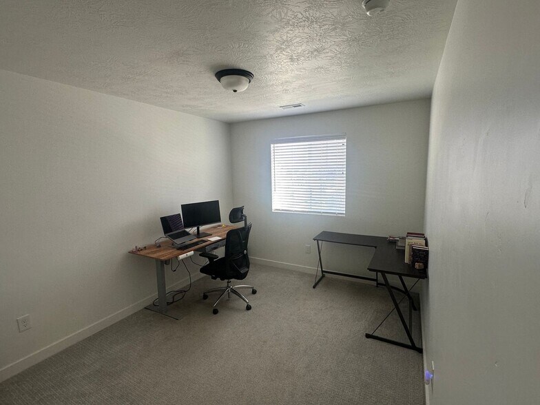 Building Photo - 378 W 760 S