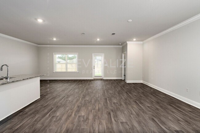 Building Photo - 14578 Dayton Cir