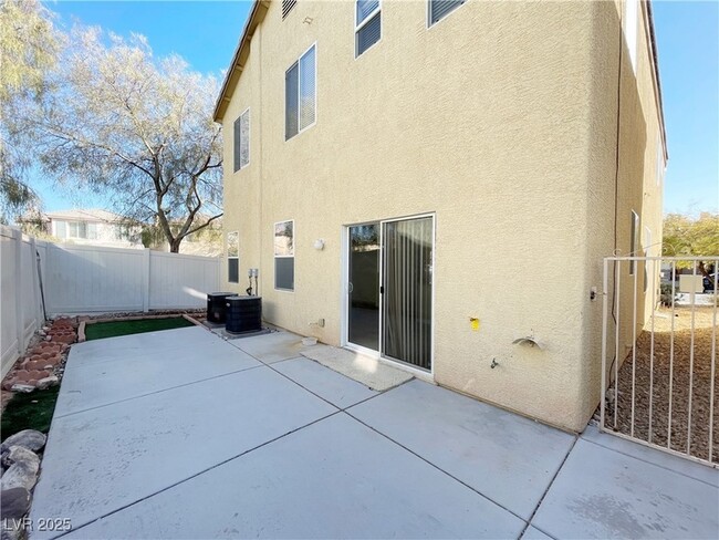 Building Photo - 6566 Gertrude Ct