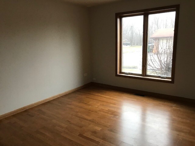 Building Photo - 9941 Treetop Dr