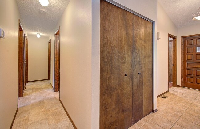 Building Photo - Spacious 3-Bedroom Home with Private Backyard Oasis