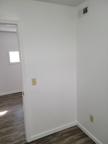 Front Bedroom - 836 Oak Hill Rd